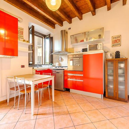 Guest Planet - Rosso Milano Apartment - Navigli Area Экстерьер фото